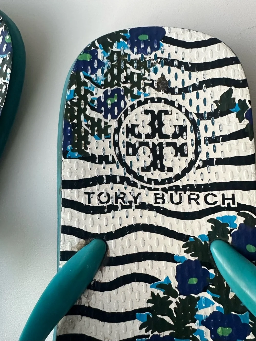 Tory Burch Printed Thin Flip Flop Sandals Blue Floral Wave Graphic Size 7